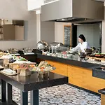 Отель Rixos Pera