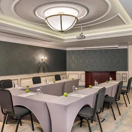 מלון Rixos Pera 5*