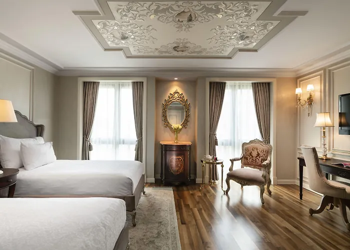 Rixos Pera מלון 5*